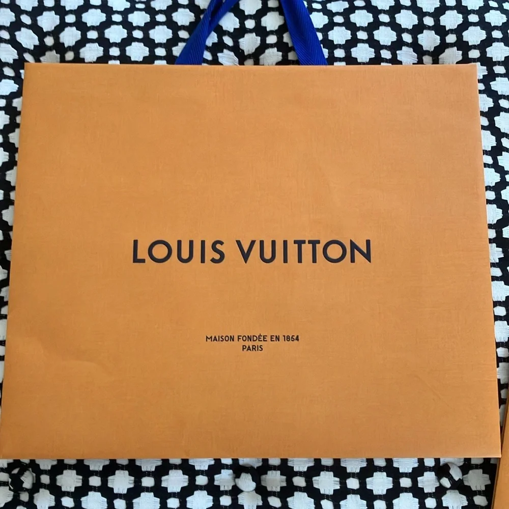 Set of 5 Louis Vuitton Medium Shopping Bags - Picture 5 of 6